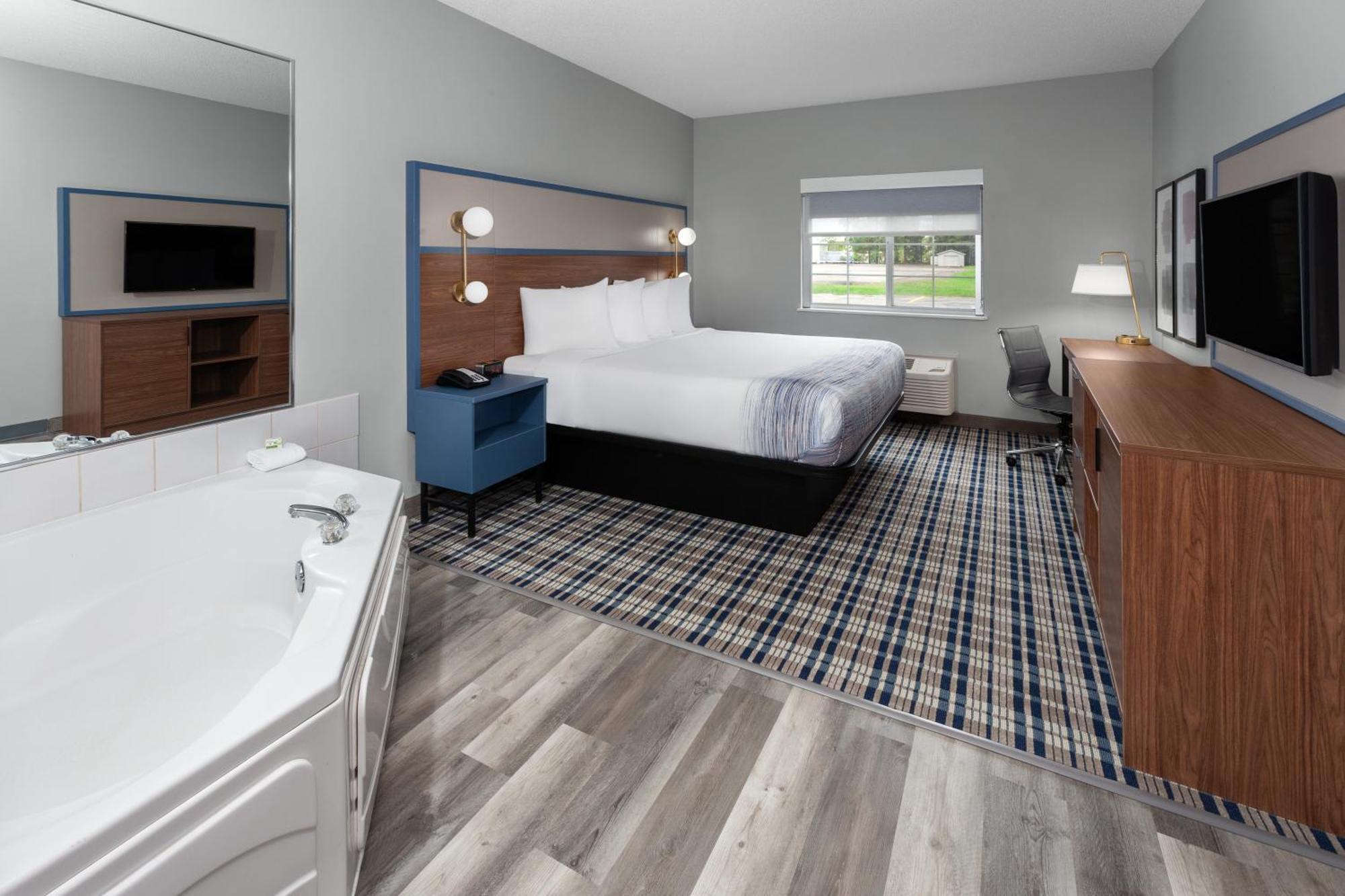 Americinn By Wyndham Eagle River Downtown Exteriör bild